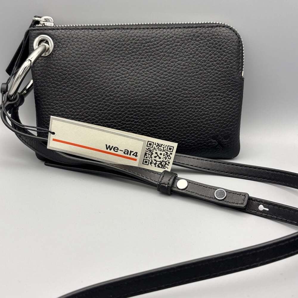 WE-AR4 Black Leather Crossbody Travel Purse Zipper and Magnetic Closure NWT